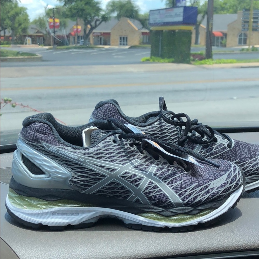 ASICS Gel Nimbus-18 Size 7 Running Shoes